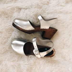 Lottas Metallic Clogs